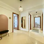 Center 3 Bedroom Flat - No4 Apartment