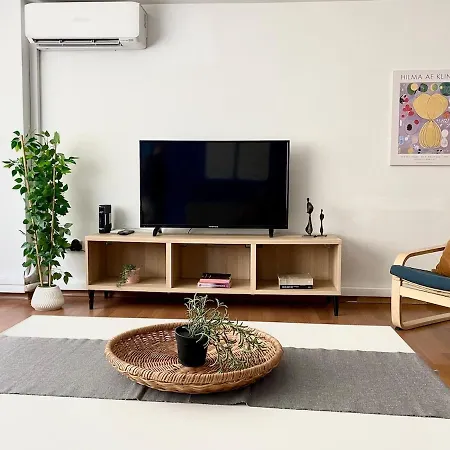 Center 3 Bedroom Flat - No4 شقة *