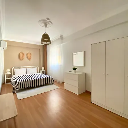 Center 3 Bedroom Flat - No4 *