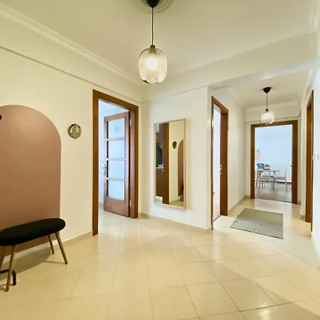 Center 3 Bedroom Flat - No4 شقة